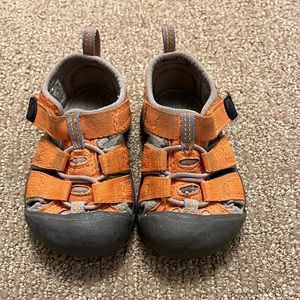🎉HP🎉 Keen Baby/Toddler Newport H2 Orange/Grey